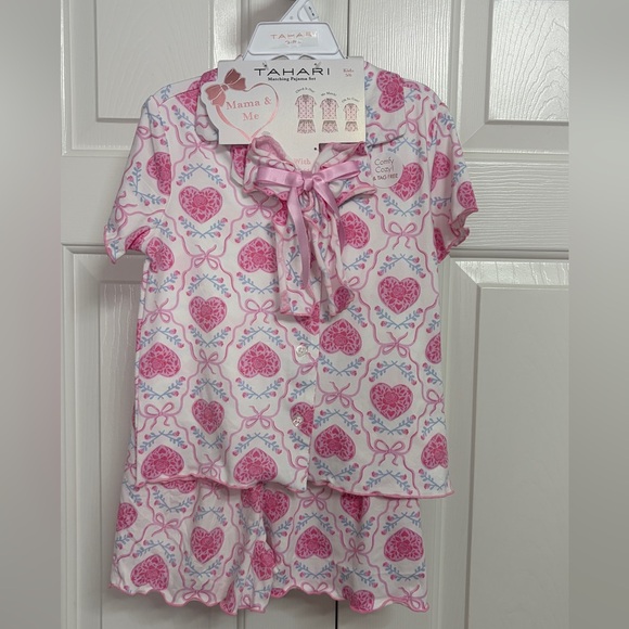 Tahari Girl Mama & Me Mommy & Me Valentine’s Day Heart Pajama Set - Picture 8 of 14